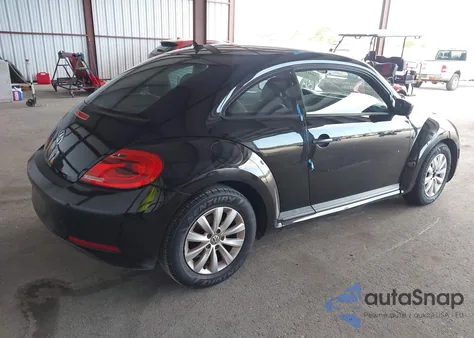 2013 Volkswagen Beetle 2.5L Entry z USA, uszkodzony, nr VIN 3VWFP7AT0DM630950
